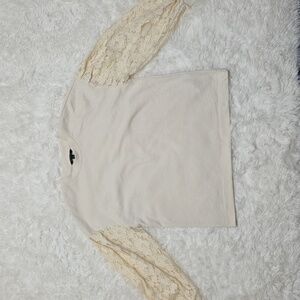 Banana Republic Cream Lace Sleeve Sweatshirt. Size S